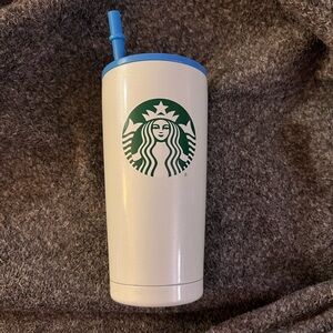 2021 Disney Parks Starbucks Magic
Kingdom Cinderella Castle Tumbler w/ Straw